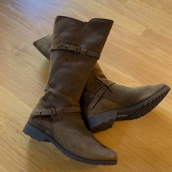 COPY - Teva boots - Picture 2 of 4